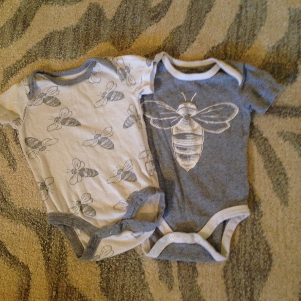 Burt's Bees Onesie Set